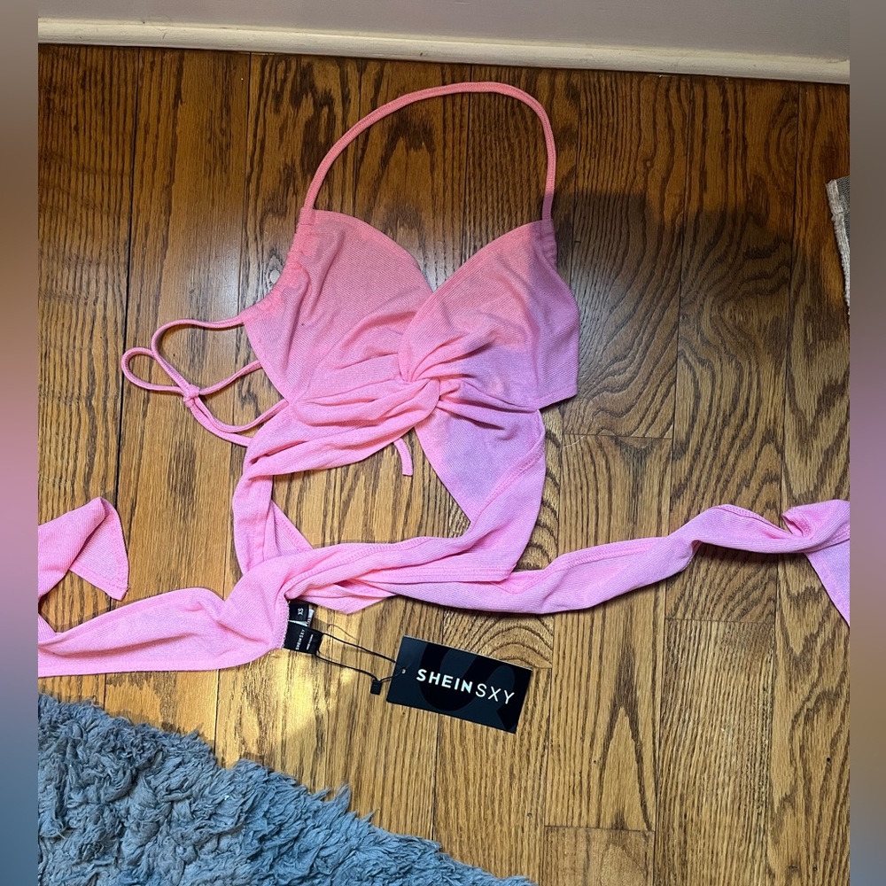NEVER WORN. SHEIN crisscross tie back crop top